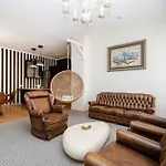 Spacious In Old Town By Reside Baltic Apartmán Vilnius