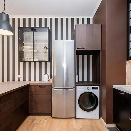 Butas Spacious In Old Town By Reside Baltic