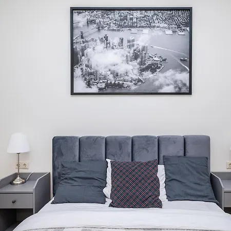 Spacious In Old Town By Reside Baltic Апартаменты *