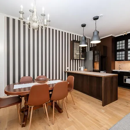 Spacious In Old Town By Reside Baltic Apartment *