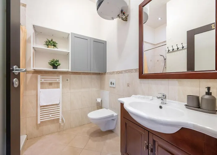 Spacious In Old Town By Reside Baltic * ヴィリニュス