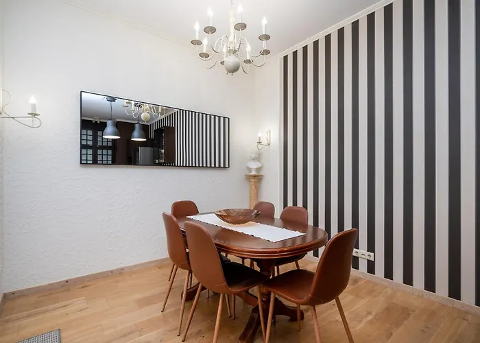 Spacious In Old Town By Reside Baltic Apartamento