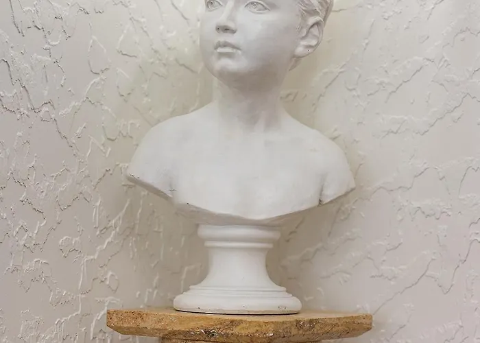 Spacious In Old Town By Reside Baltic 빌뉴스